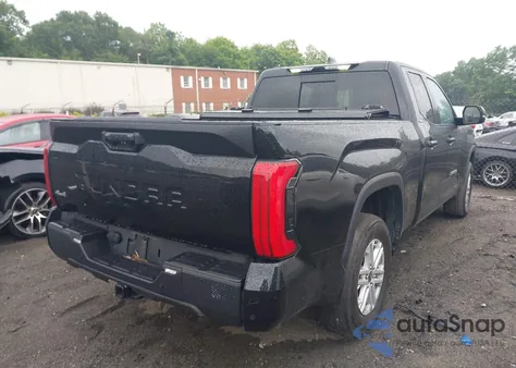 2022 Toyota Tundra Sr5 z USA, uszkodzony, nr VIN 5TFLA5DA1NX043268